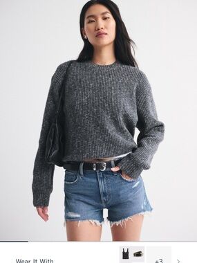 Abercrombie & Fitch High rise 4” Jean shorts.